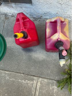 Gallon Gas Can with Original Spout – Empty (2)