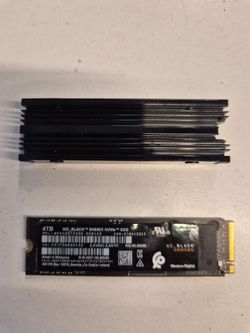 WD_BLACK SN850X 4TB NVMe SSD - M.2 2280 - WDS400T2X0E SN 23172N800430 $495