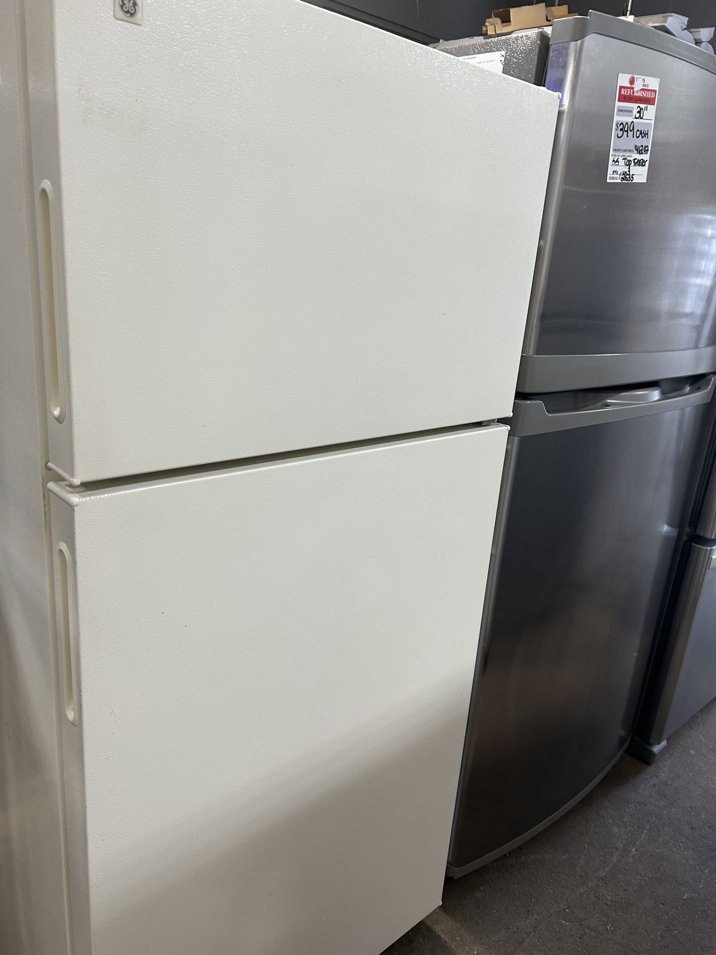 Bisque/beige Top Freezer Fridge 28” Inches