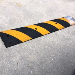 6’ Traffic Speed Bump With Hardware 