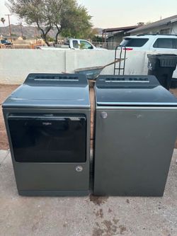 Whirlpool washer dryer set electric Grey