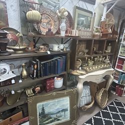 Vintage Decor, Furniture & Collectibles