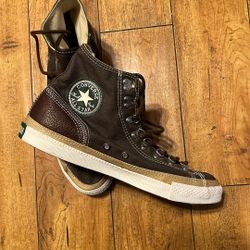 Brown Converse All Star 