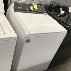 New Scratch And Dent Whirlpool Washer. 1 Year Warranty 
