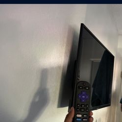 32inch Hi Sense Roku 