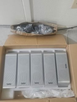 Powerful infinity hometheater speakers