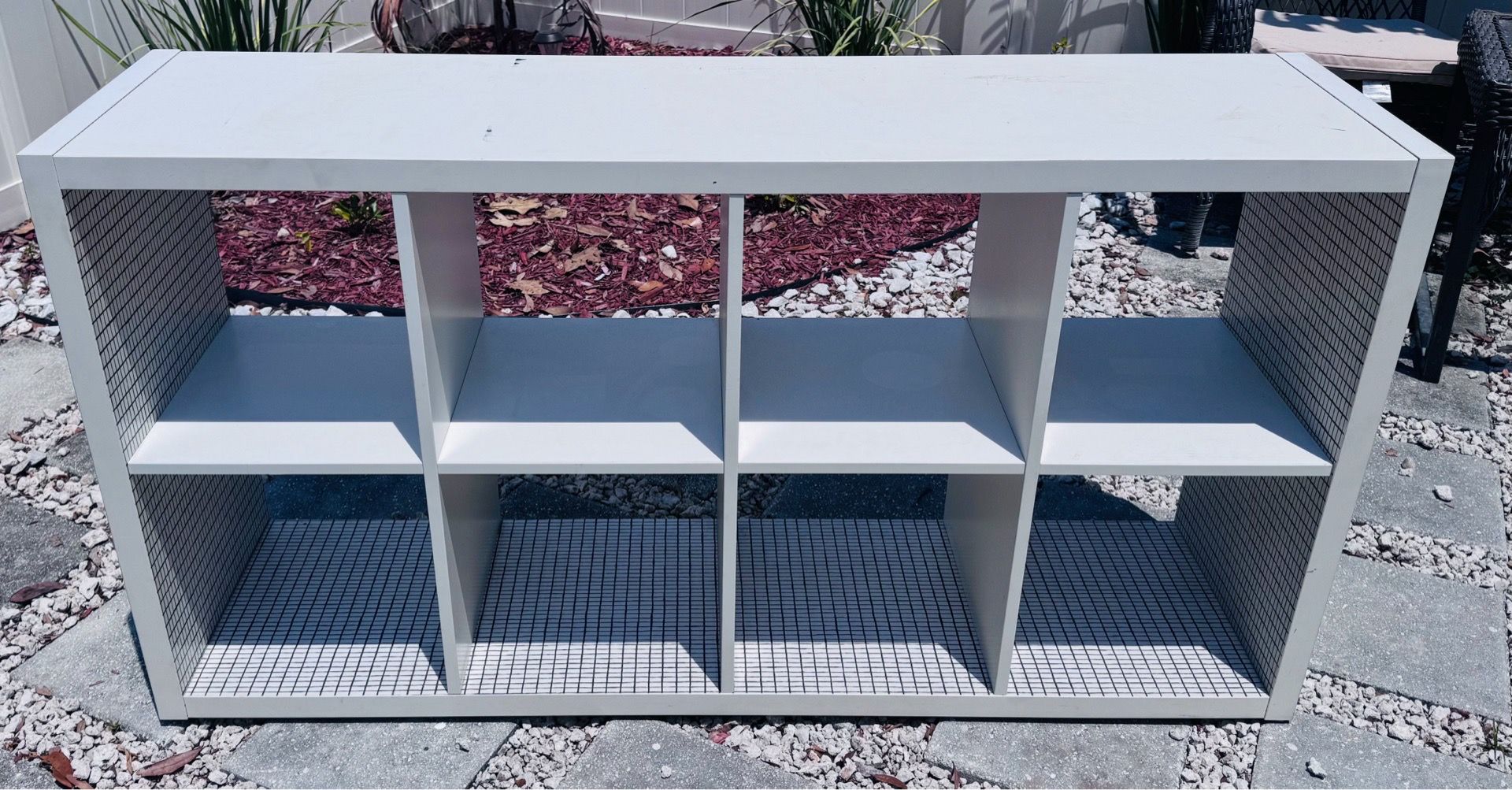 White cubby