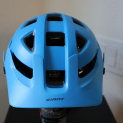 Giant  Helmet