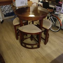 80$  Bucks Easy Round Wooden Table With Fitable Round Wooden Chairs Very Nice 