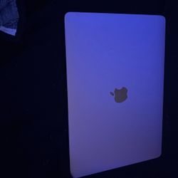 MacBook Air 13in 8GB Rose Gold 2024 Edt