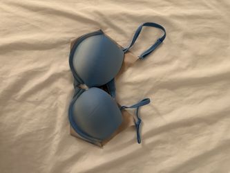 $10 blue ombré Victoria's Secret push-up bra featuring rhinestone detailing on the front 32C