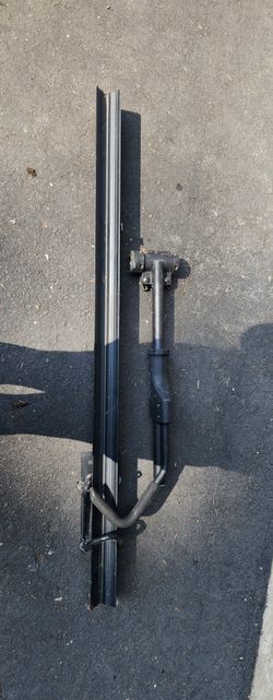 Thule Stand Up Roof Mount Bike Rack
