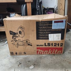 Makitita miter saw