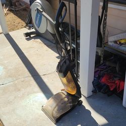 Black and Yellow Upright Steamer