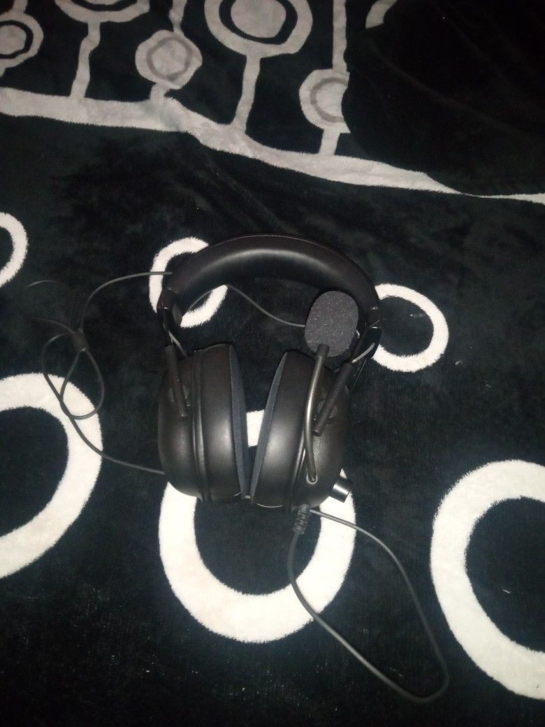 Razer Black shark V2 Wired Gaming Headset (Black)