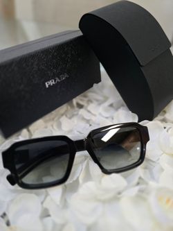 SUnglasses PRADA