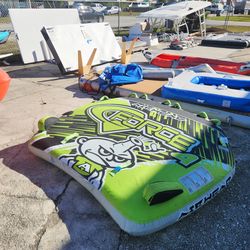 ro1593-001 Airhead G force 2-person inflatable tow water toy