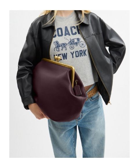 Coach Large Kisslock bag In Black Currant 