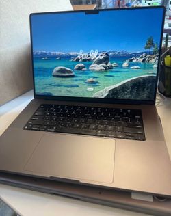16’ MacBook Pro M1 PRO 16GB RAM 512GB