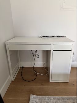 IKEA MICKE White Desk