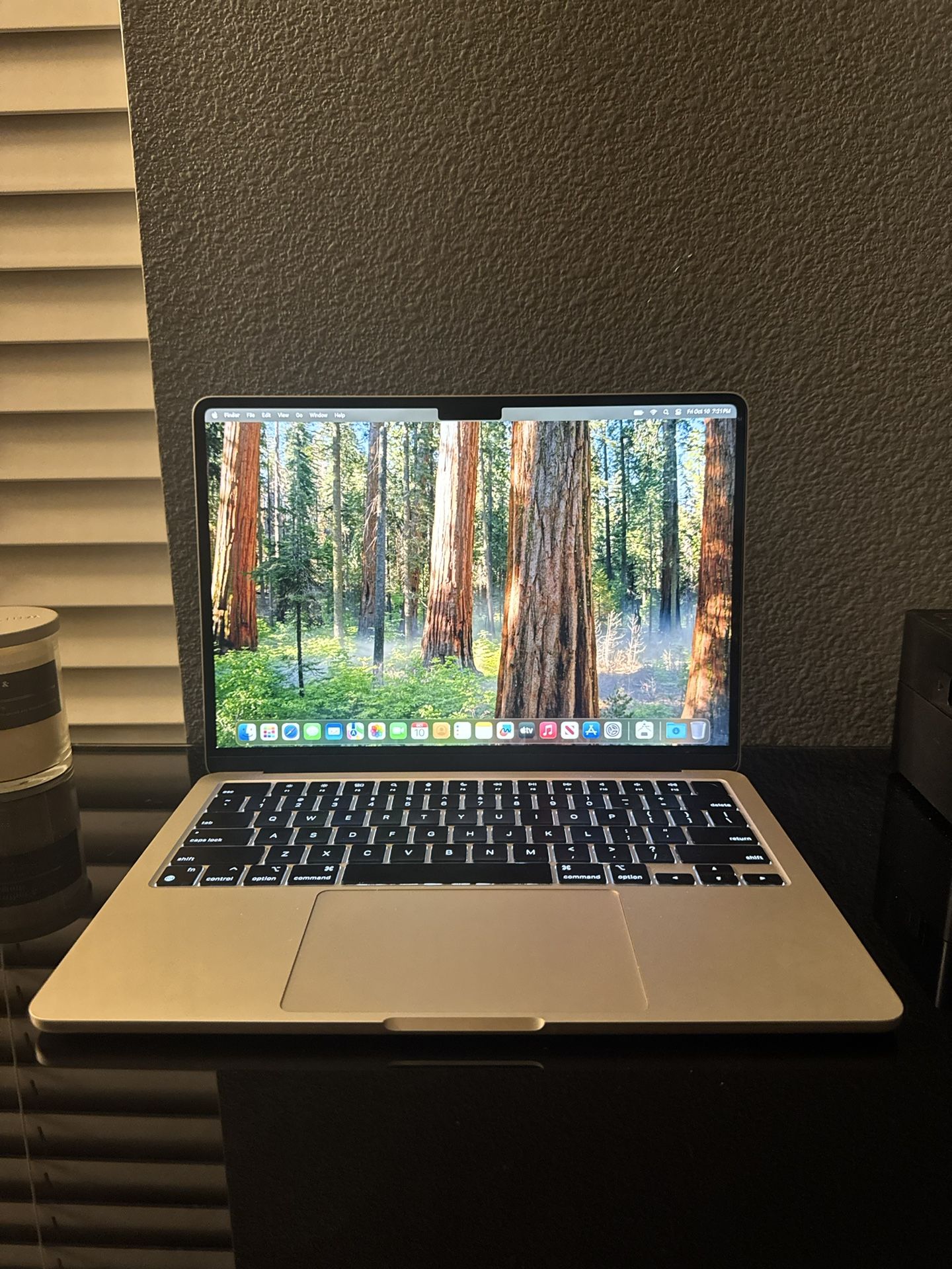 MacBook Air 13” Apple M3 Chip 16GB RAM 256GB SSD Brand New Condition