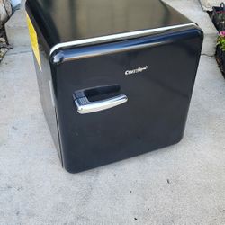 Coffee Mini Fridge 1.6 Cubic Ft