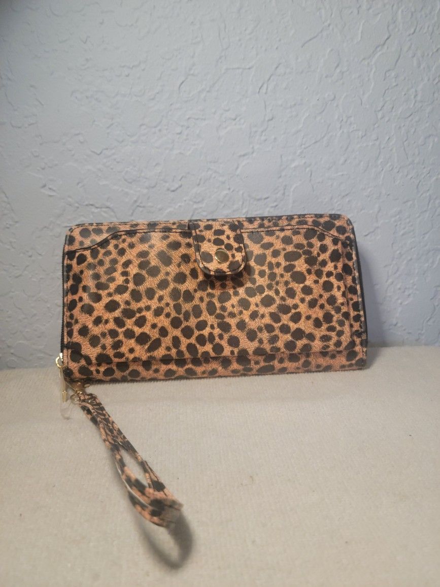 Leopard Wristlet