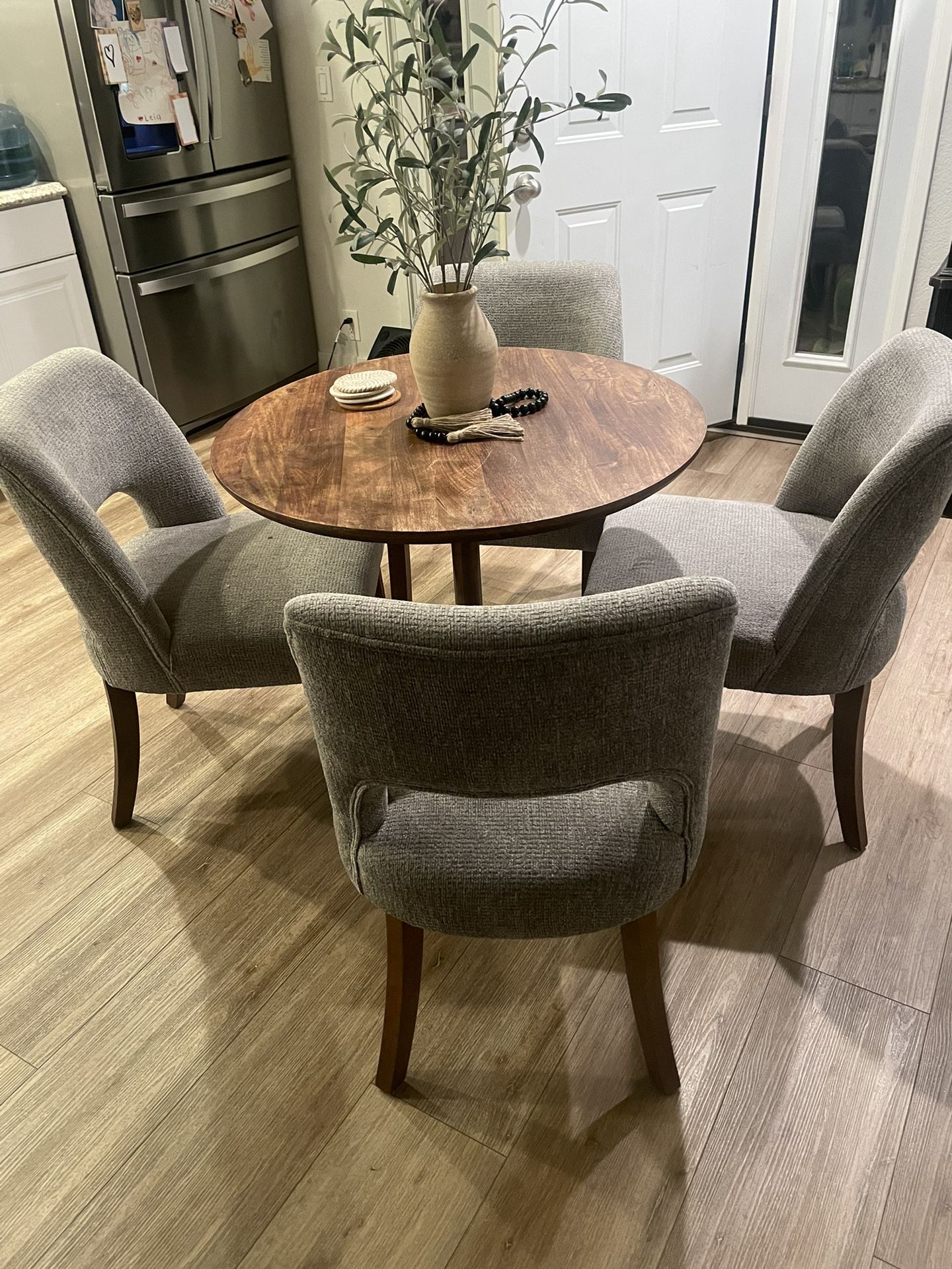 4 Like NEW Dining Chairs