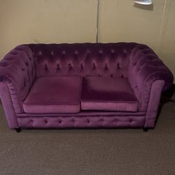 Love Seat - New. 