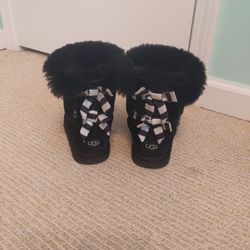 Black Uggs