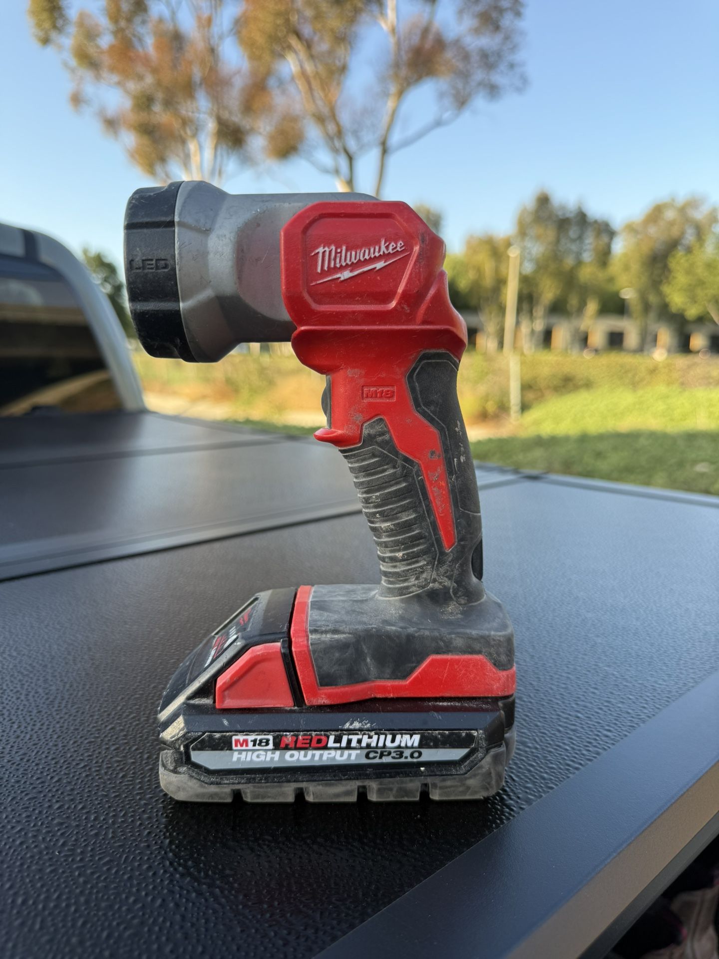 Lámpara Con Batería Milwaukee