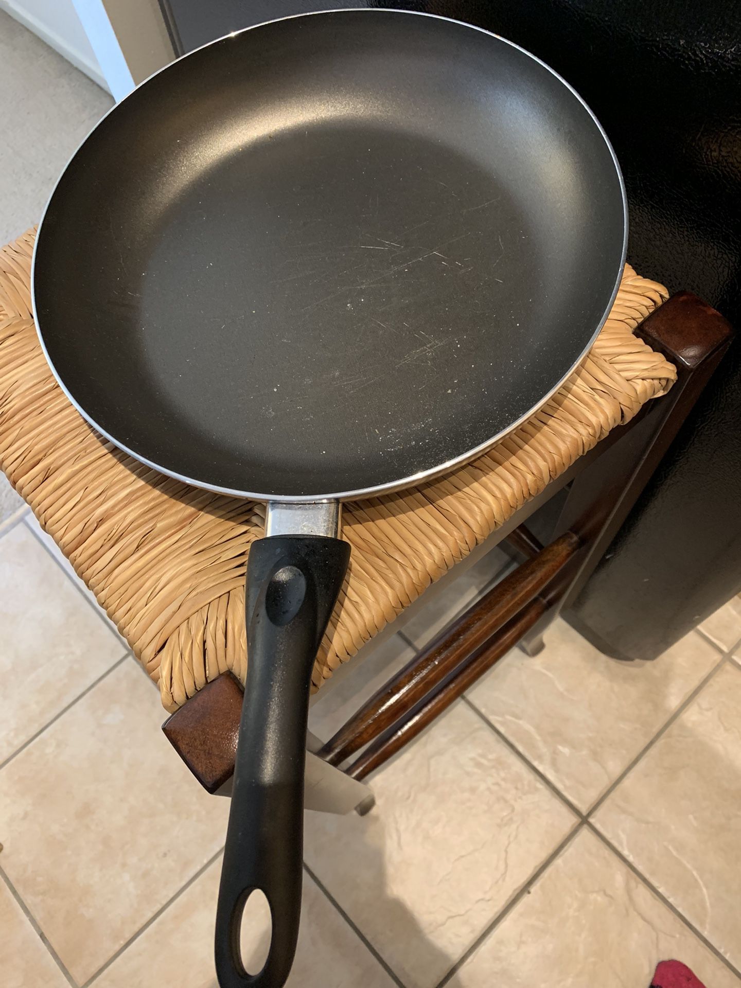 Large cooking pan