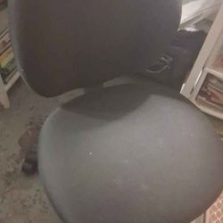 Black computer chair