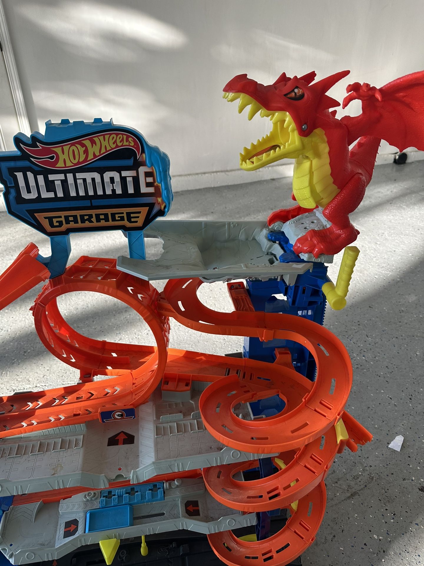 Ultimate Garage hot wheels 