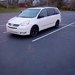 2004 Toyota Sienna