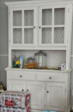Counrty style Wood hutch