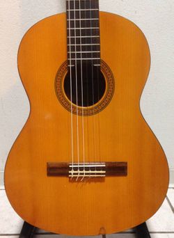 Yamaha CGS102A 1/2 Size Classical Nylon String Acoustic Guitar