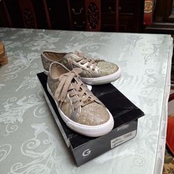 Tennis Shoes..Guess..7m..gold Fabric 