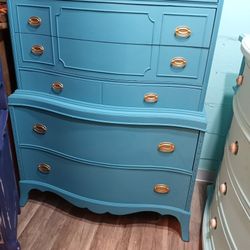 CUTE CHEST AT PICKY PINCHERS 503 76TH AVE ST PETE BEACH OPEN TODAY 12-4 FREE DELIVERY