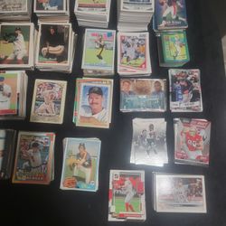 Mixed Lot Of Baseball Cards & Football Cards 