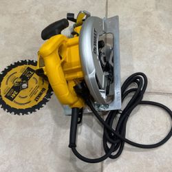 Dewalt Circular Saw 