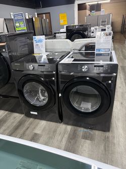 Samsung - 4.5 Cu Ft Front Load Stackable Washer & 7.5 Cu Ft Gas dryer Set In Black Stainless Steel 🔥