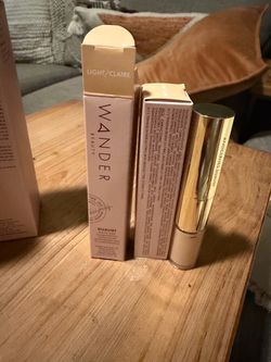 Wander Beauty Dualist Concealer in Light