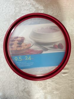 Anchor Hocking 9.5 inch Deep Pie Dish with wide fluted edge and expandable cover
