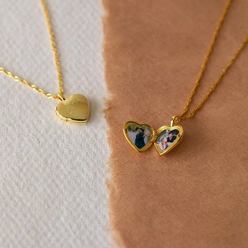 Initial Heart Locket Necklace •Gold Locket Photo Necklace with Twist Chain • Personalized Gift for Mom