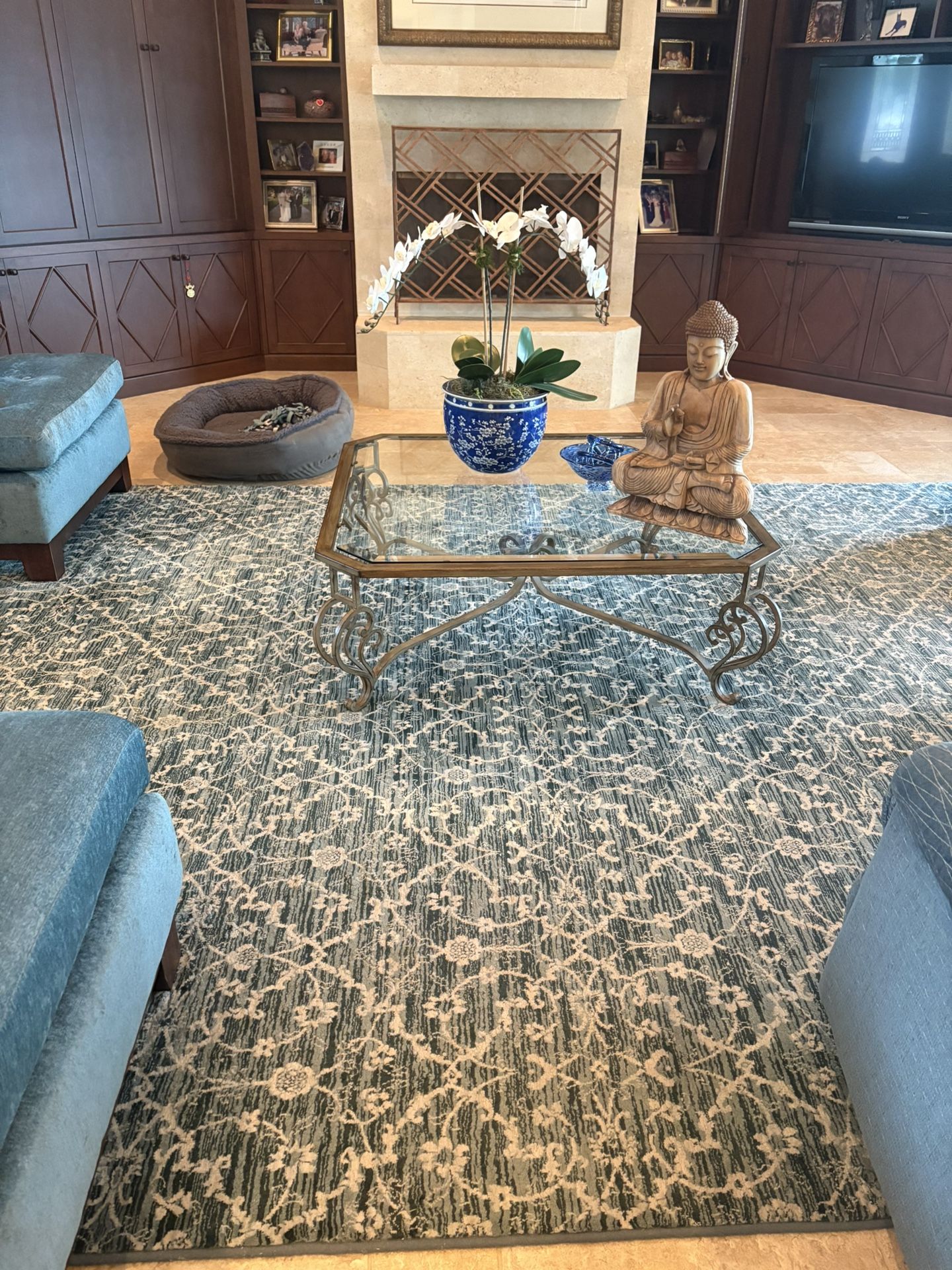 Elegant Blue Area Rug