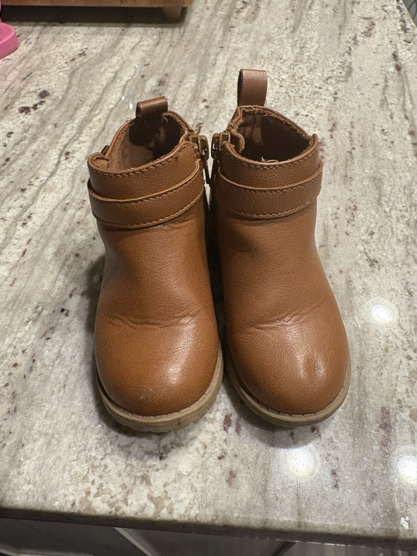 Girls Toddler Old Navy Chelsea Boots – Size 6 – Gently Used