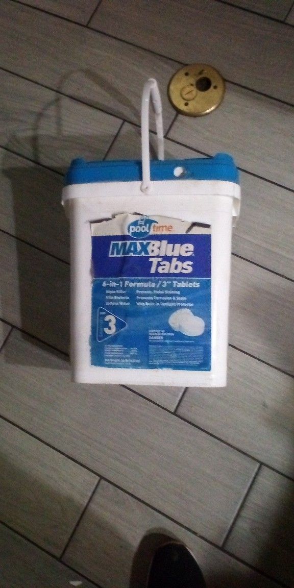 Max Blue Chlorine Tablets 61 for Sale in Phoenix, AZ OfferUp