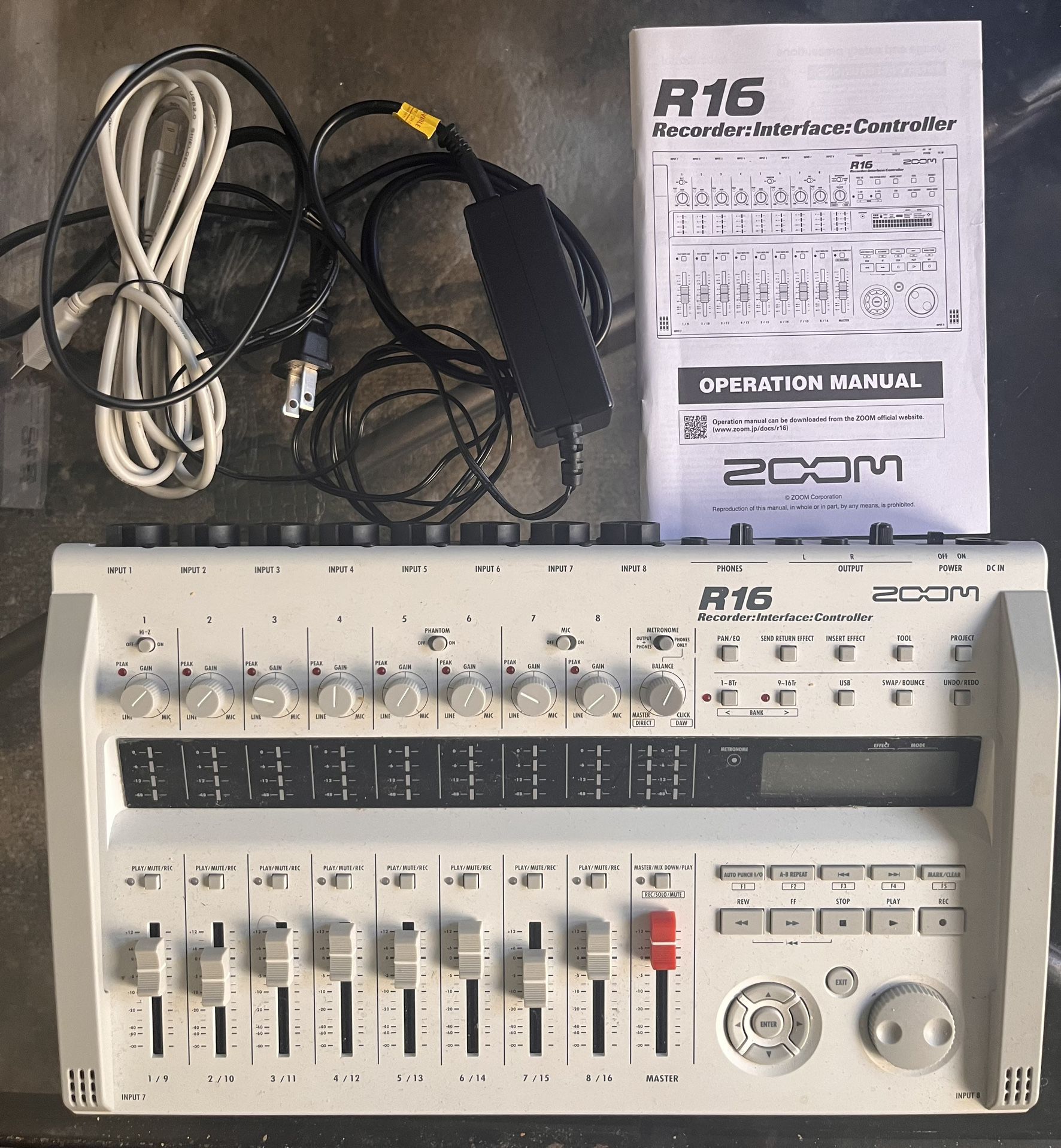 Zoom R16 Recorded:Interface:Controller