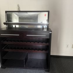 Work station crudensa with mirror